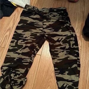 Loose camouflage leggings